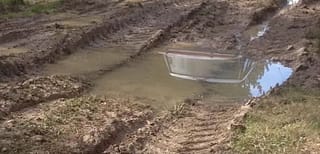How to 4x4 Through Mud and Ruts | Off-Road Discovery