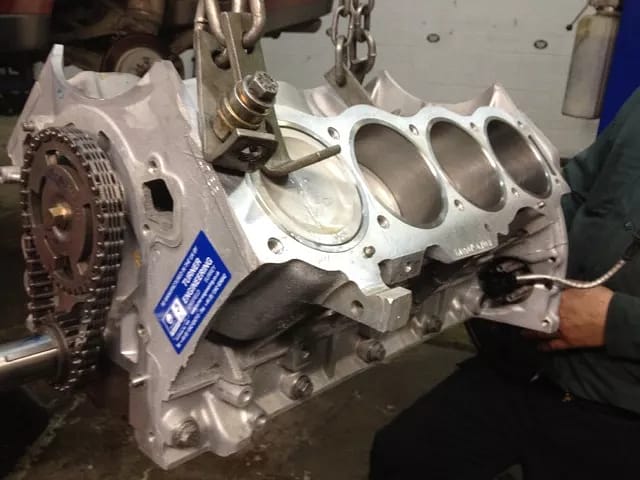 Land Rover Engine Rebuild Land Rover Discovery Engine Re-build and Replacement | Off-Road Discovery