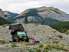 Land Rover Discovery 2 with roof top tent, family camping