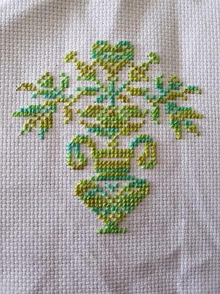 How to cross stitch with DMC metallic embroidery floss - Stitched Modern