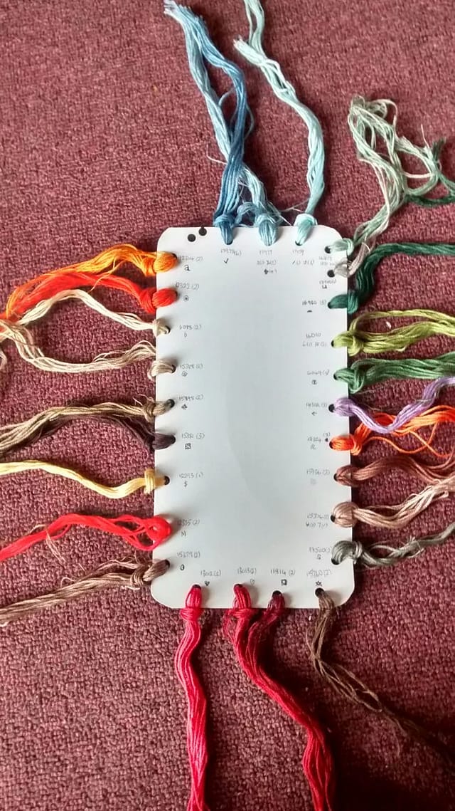 Hunter's Design Studio on Instagram: I really struggle to choose which way  to organize my embroidery floss and threads do I go with the numerical  order per the chart (which I try